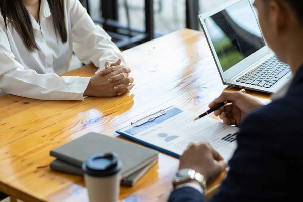 Quels sont les services proposés par Phi Santé à ses visiteurs?